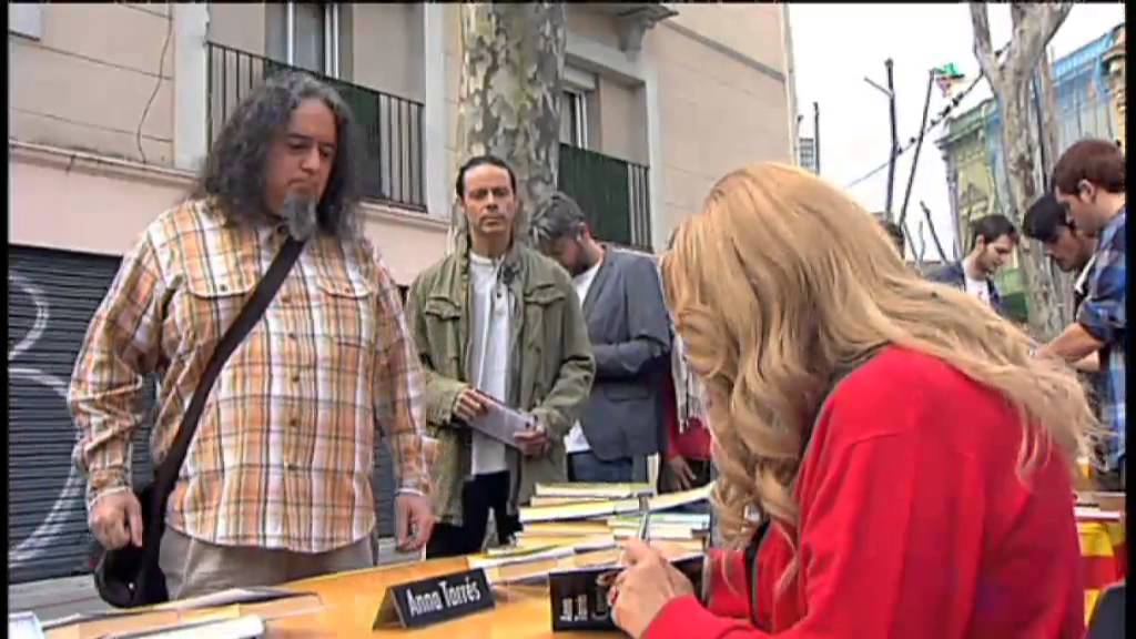 Anna Tarrés firma el seu llibre  - Crackòvia - TV3