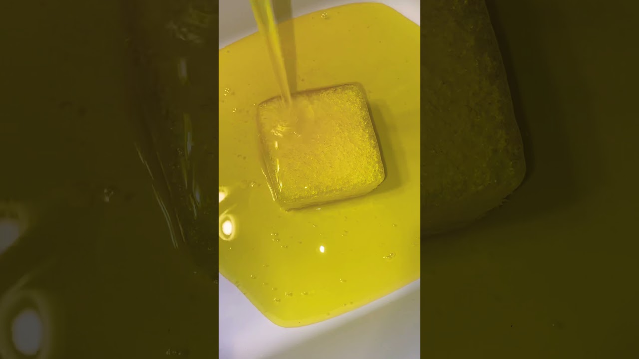 🟡Pouring Yellow Dish Soap On Sponge🟡