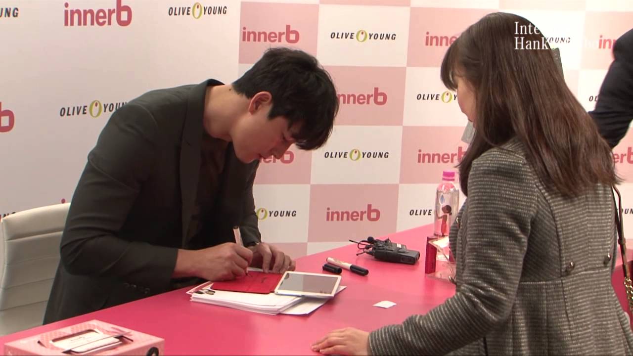 정우성 등장에 명동이 들썩~ 130317 Jung Woo-sung Autograph Event in Myeongdong