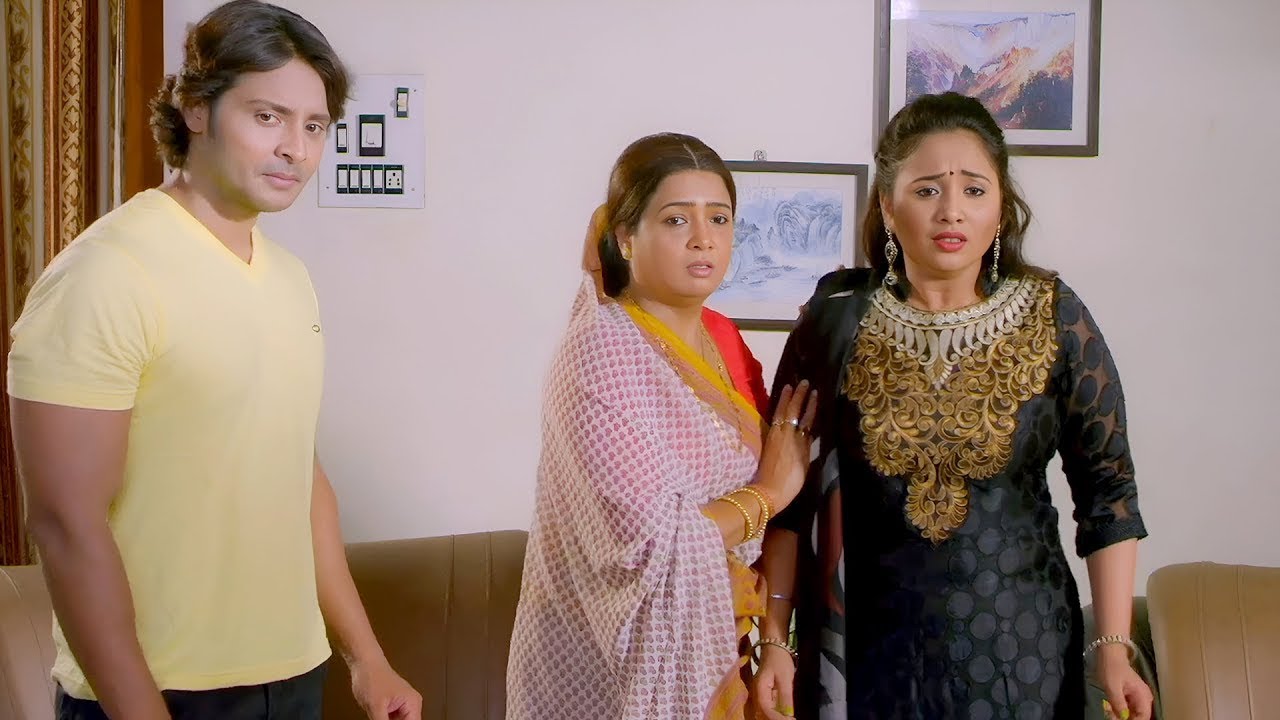 आखिर क्यों रानी चटर्जी के घर पर आया यह गुंडा   Sawariya Mohe Rang De Scene