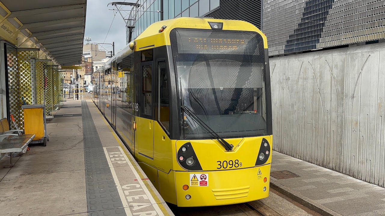 Tram-Spotting At Rochdale Town Centre (16.6.25) | Manchester MetroLink
