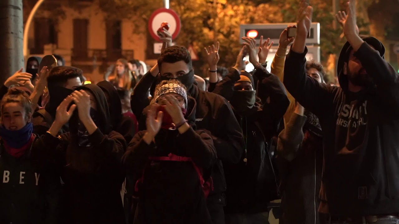 Police, protesters clash in Catalonia for 3rd night