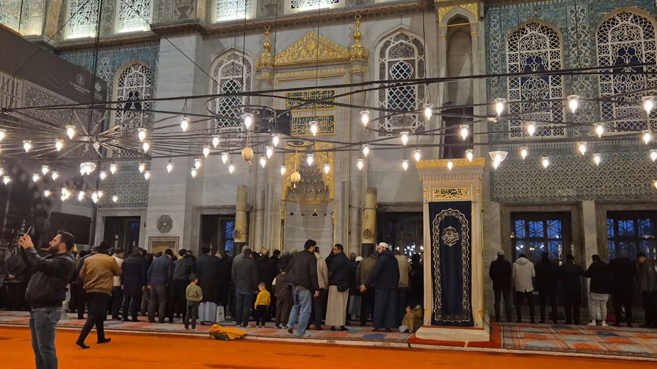 Adhan at Sultan Ahmed Mosque (Blue Mosque), Istanbul, Turkey