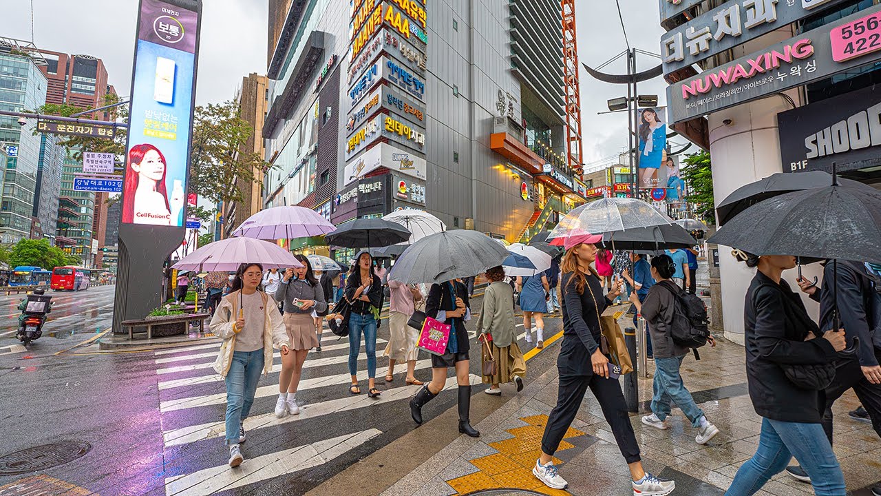 Walk in the Rain on Gangnam Street | Seoul Travel 4K HDR