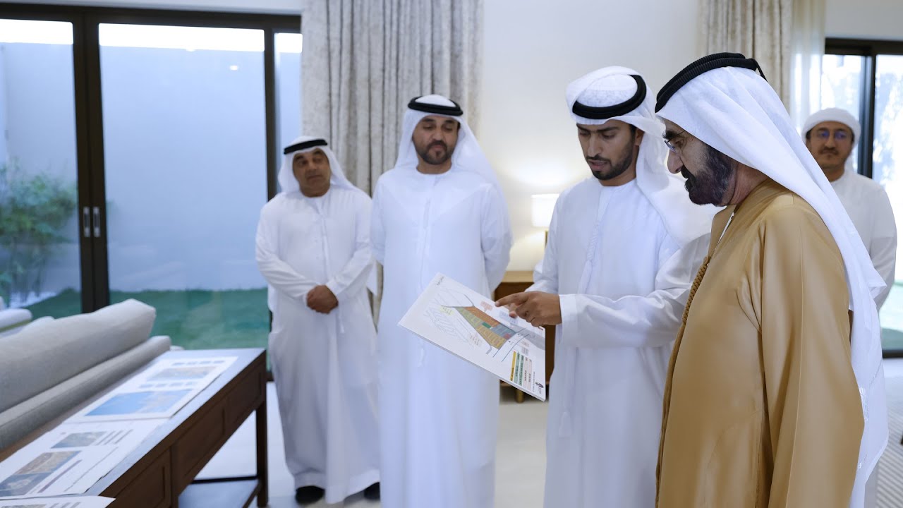 محمد بن راشد يتفقد مشروع راشد بن محمد السكني