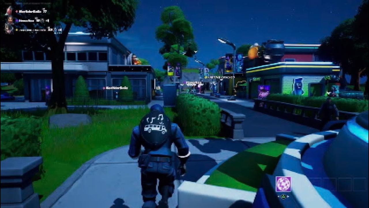 Flexing rare emotes and emote battles with the royal bomber skin