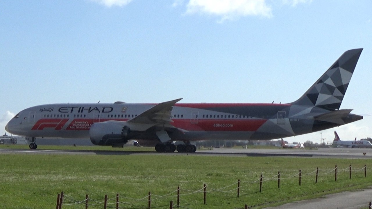 Etihad Airways Boeing 787-9 Dreamliner A6-BLV (cn 39676/768) F1 2024 Abu Dhabi Grand Prix colors