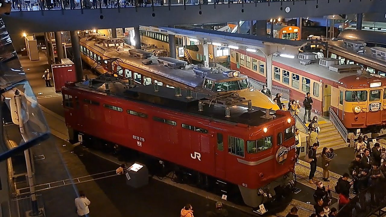 (汽笛祭り！)200系K-31編成+ED75-775[秋]+C57-135[岩]大宮鉄道博物館で汽笛+タイフォン鳴らす！