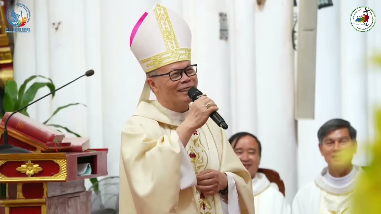 &ldquo;CẢ THẾ GIAN Y&Ecirc;U MẾN ĐỨC CHA ĐAMINH NGUYỄN CHU TRINH&rdquo;