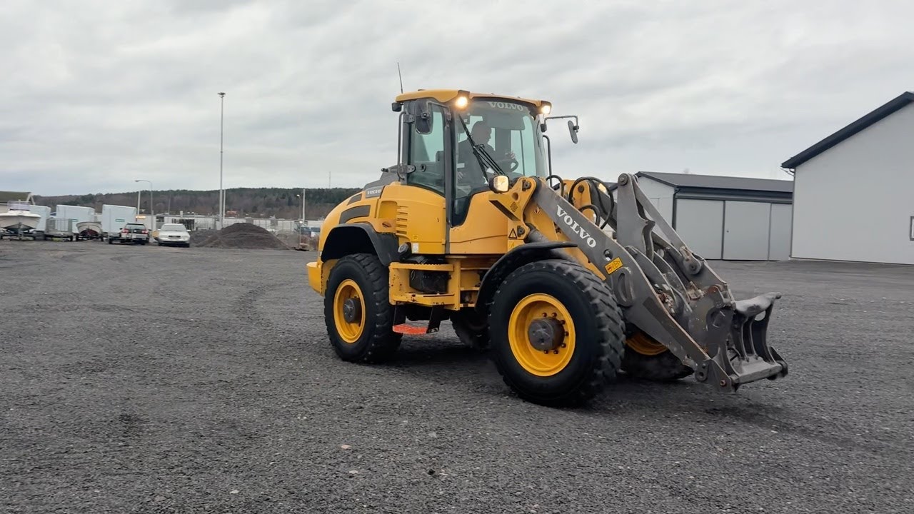 K&ouml;p Hjullastare Volvo L45H p&aring; Klaravik