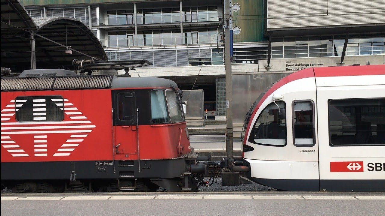 SBB Re 420 214 shunting with GTW in Luzern