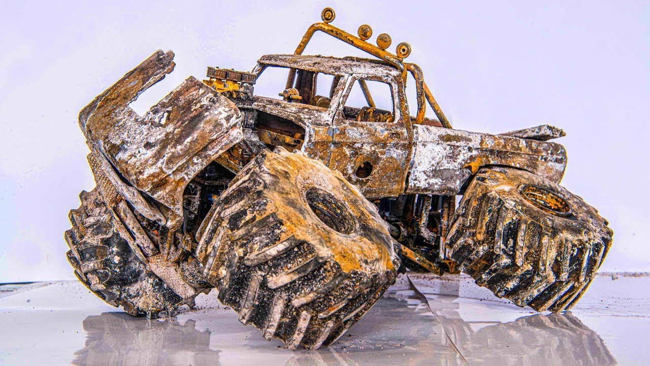 1975 Ford F350 Monster Truck - Restoration of a Very Old Rusty Car