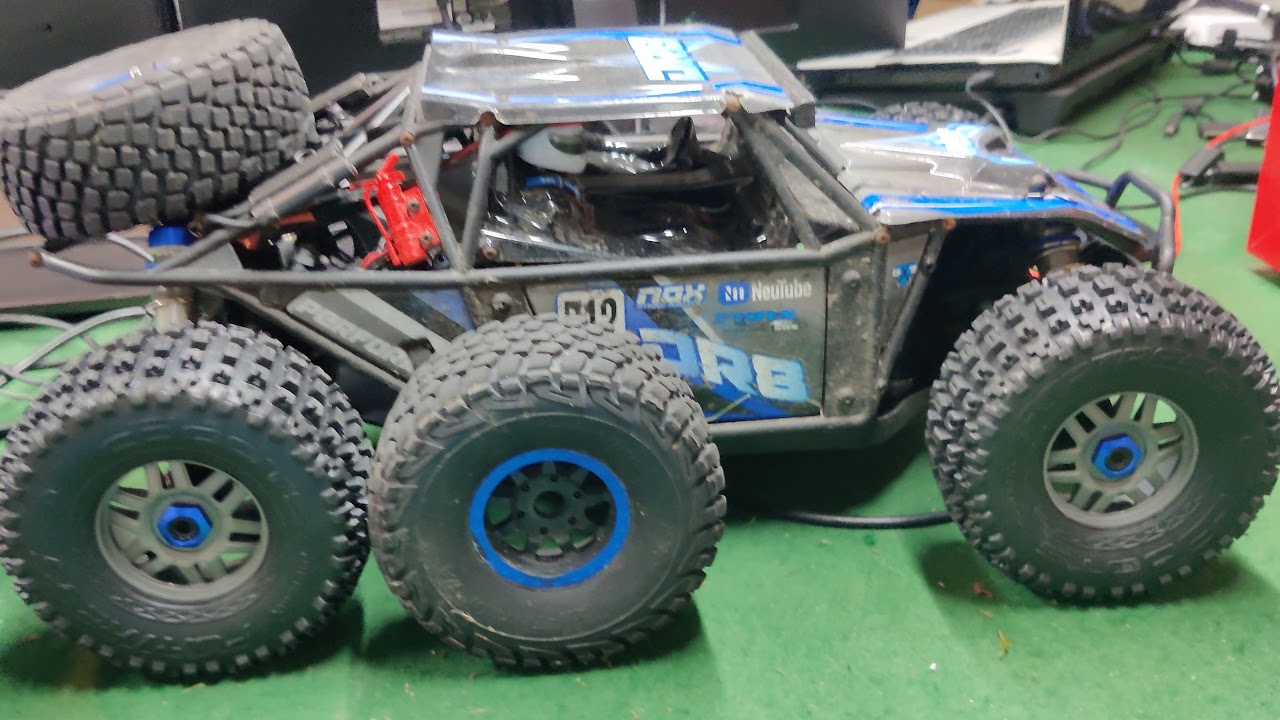 FTX DR8 with Mojave wheels