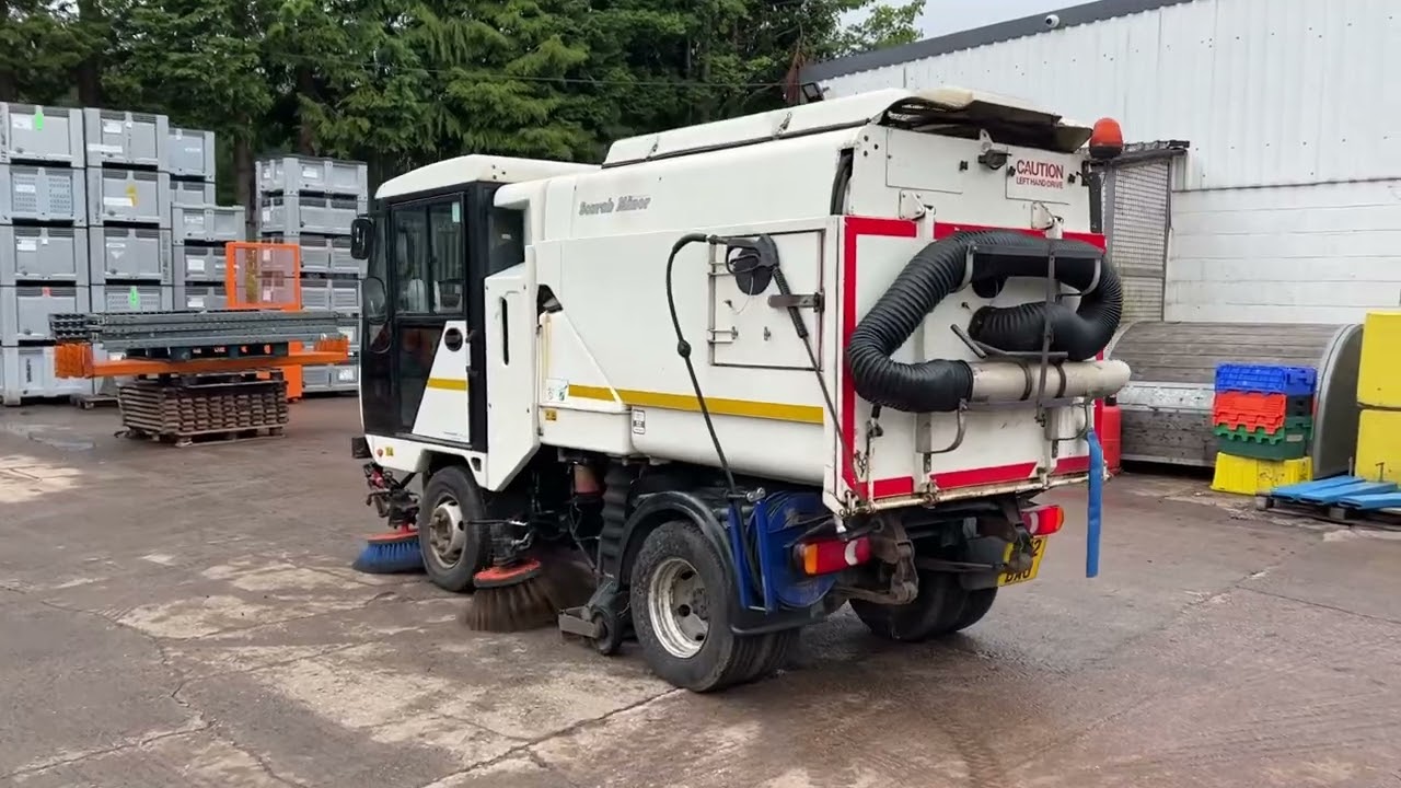 Scarab Minor Road Sweeper Demonstration