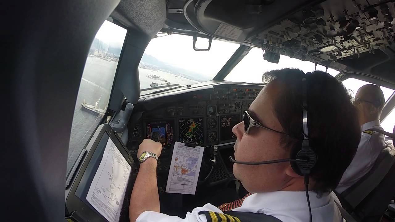 Landing B737-700 at Santos Dumont | Capt Marcel Guerra, Instructor Gomiero