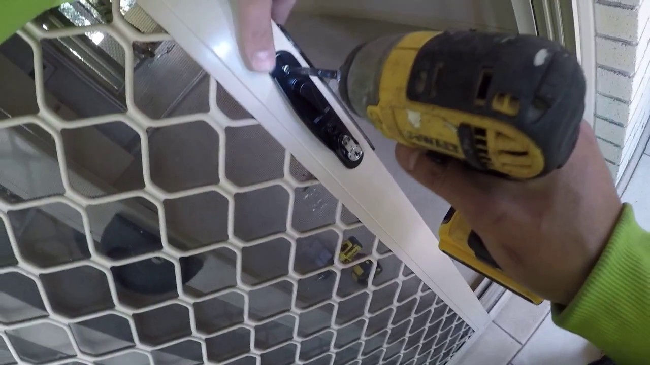 how to remove and install screen door lock