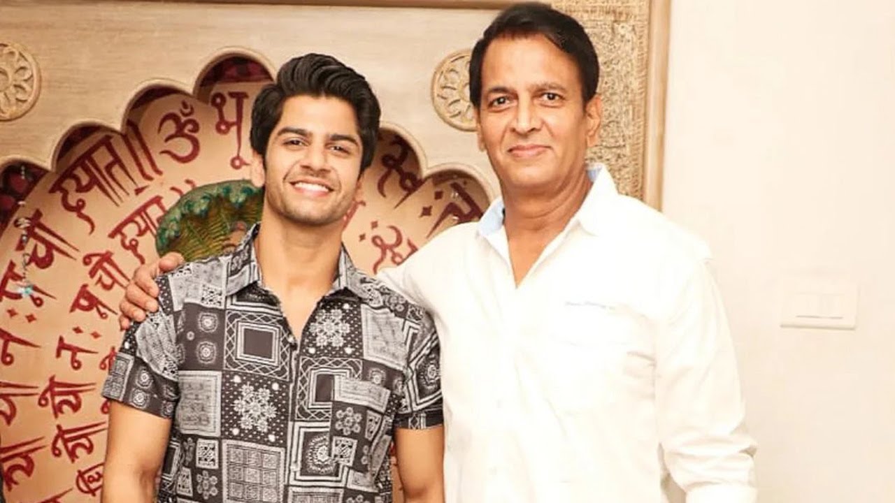 Ramayan's Laxman Sunil Lahri With His Son | Parents | Wife | Biography | Life Story