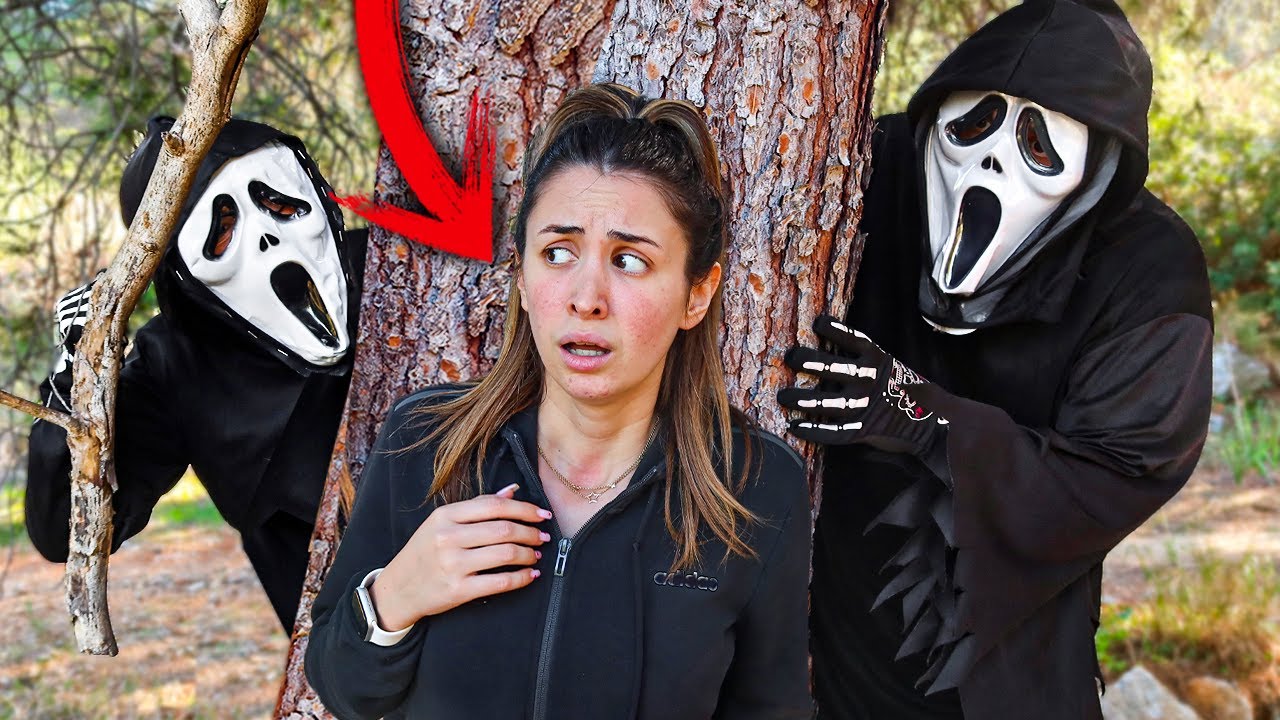 DOS ENMASCARADOS ME PERSIGUEN POR EL BOSQUE *Estoy sola y tengo miedo*
