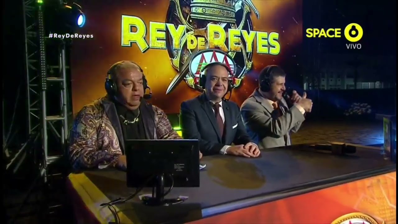 Carlos Cabrera en Lucha Libre AAA. Inicio y cierre de transmisión.