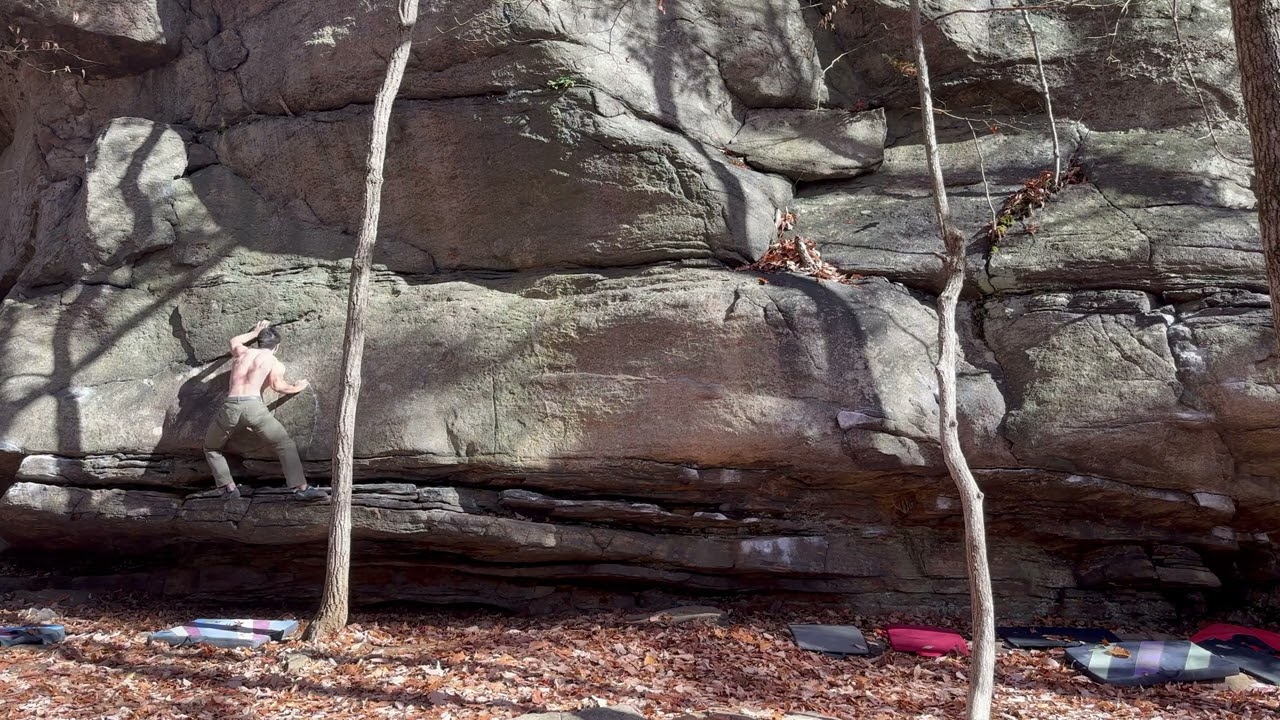 Synchrony Traverse (V6) - Powerlinez Bouldering: Fern Cliff