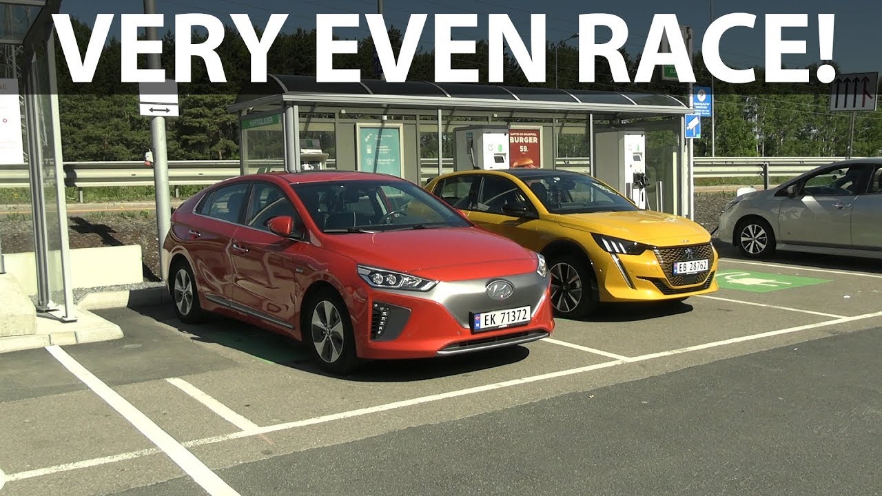 Гонка между Peugeot e-208 и Hyundai Ioniq 28 кВт·ч