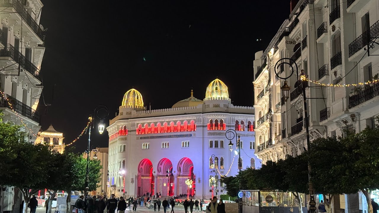 ساحة البريد المركزي الجزائر العاصمة grande Poste square Algiers Algeria