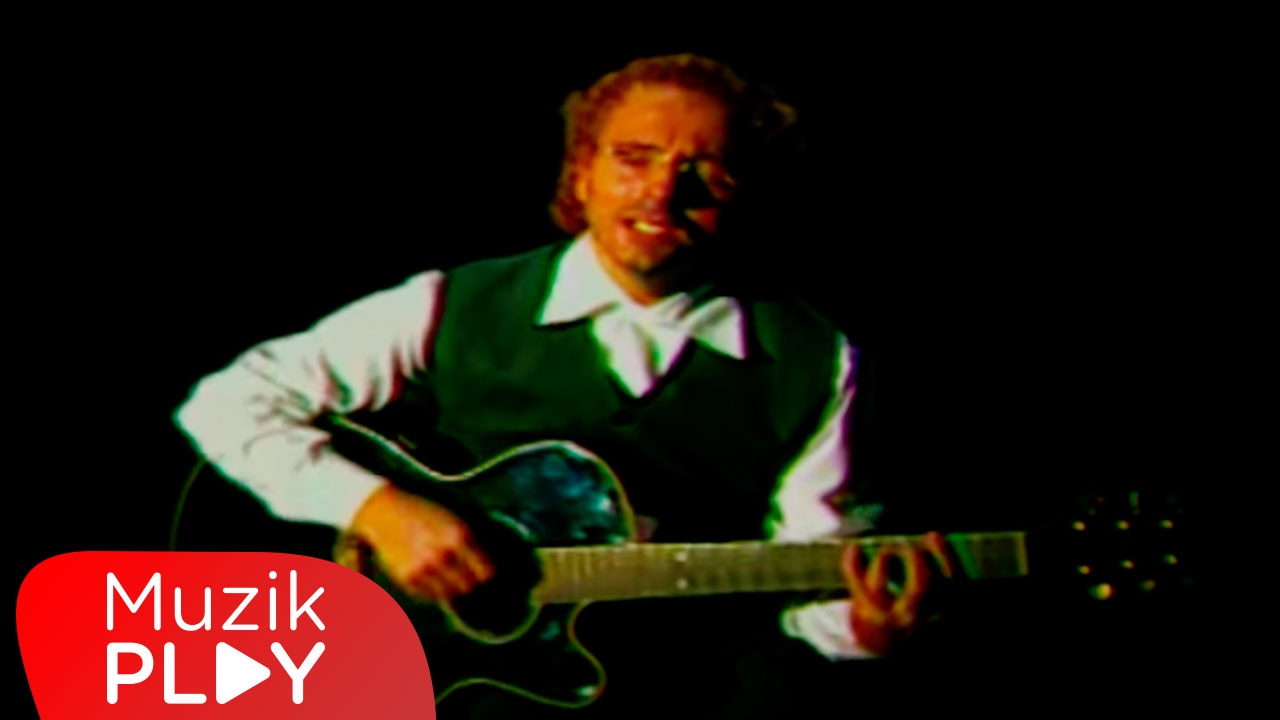 Harun Kolçak - Yanımda Kal (Official Video)