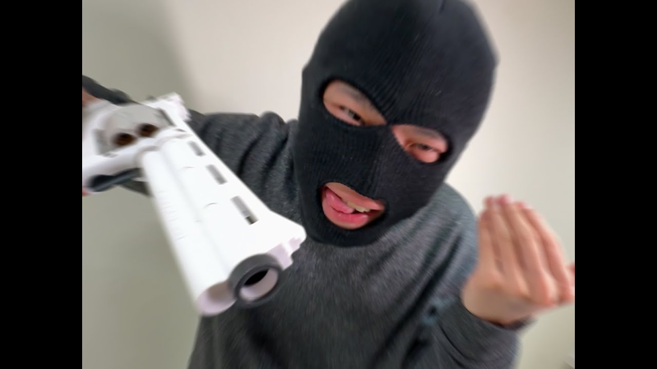 劫匪：來財！來！來財！
