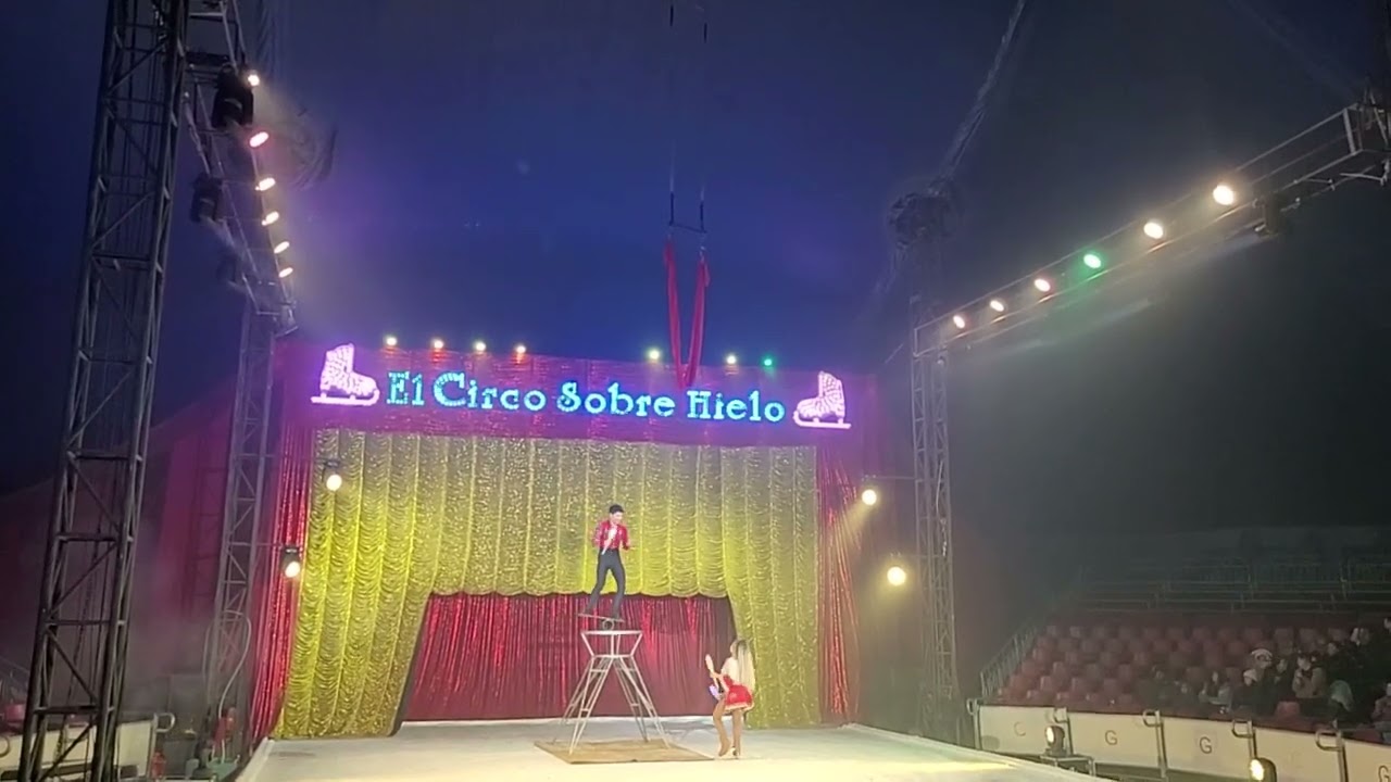 Circo patinaje sobre hielo en Parral, parte 1