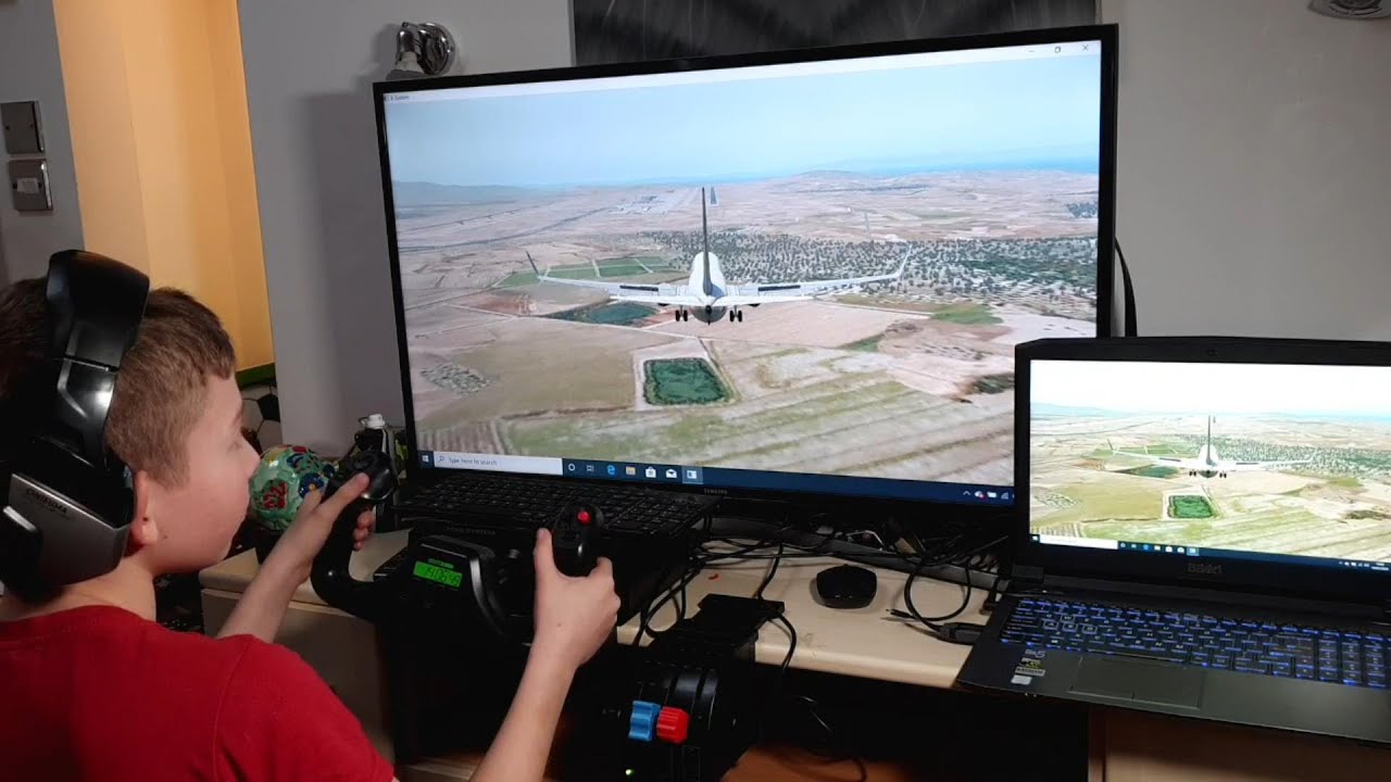 Полетная штурвал Logitech Saitek Pro и квадрант газа.