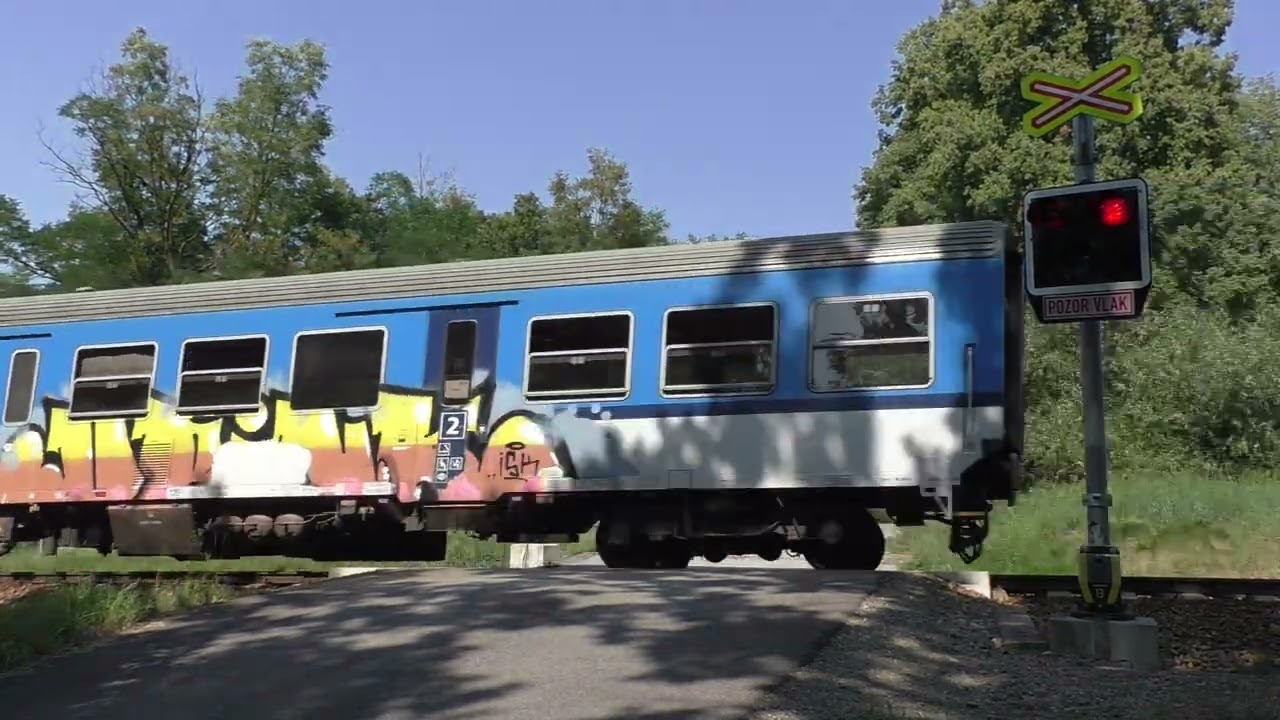 Železniční přejezd Náměšť nad Oslavou/Kralice nad Oslavou (CZ) - 13.8.2025 / Railroad crossing