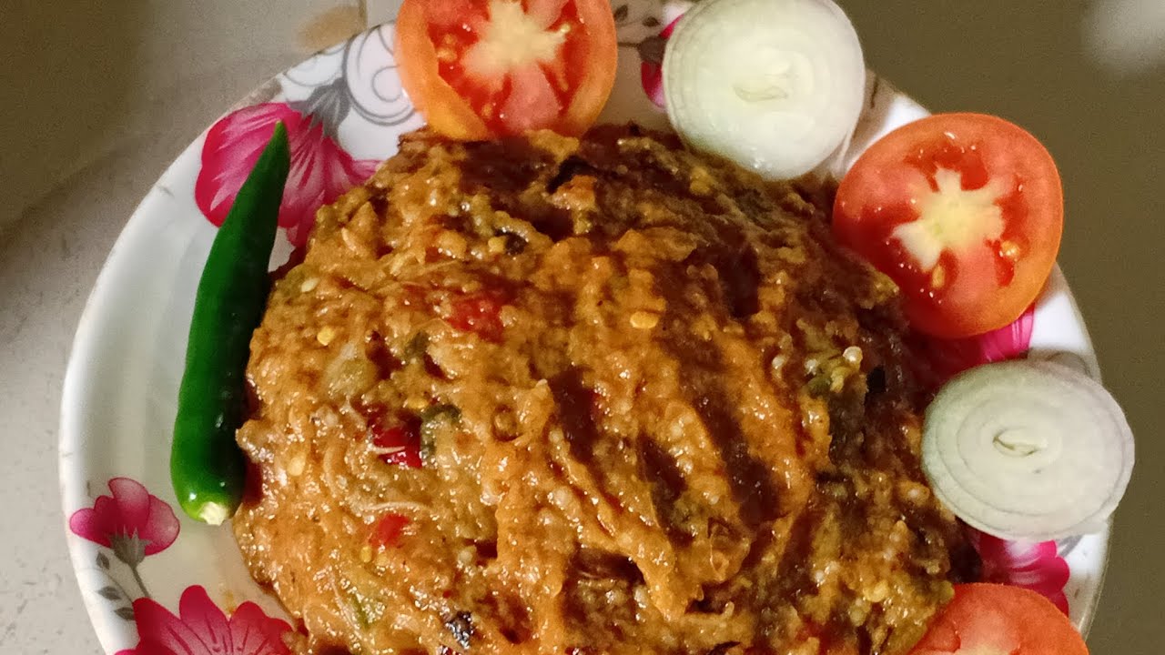 খুব সহজ ভাবে সুস্বাদু টমেটো আর বেগুন ভর্তা🥰🥰🥰