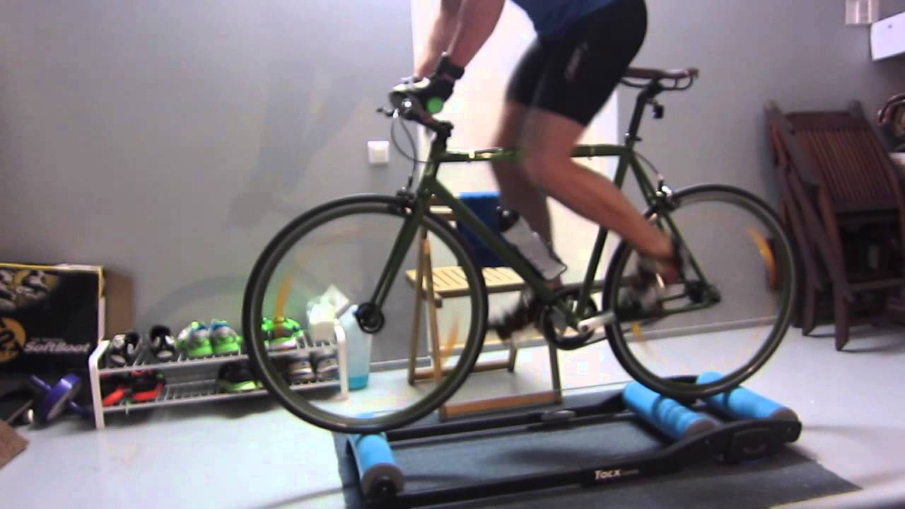 Hands off handlebars on Tacx T1100 Galaxia rollers (fixie bike)