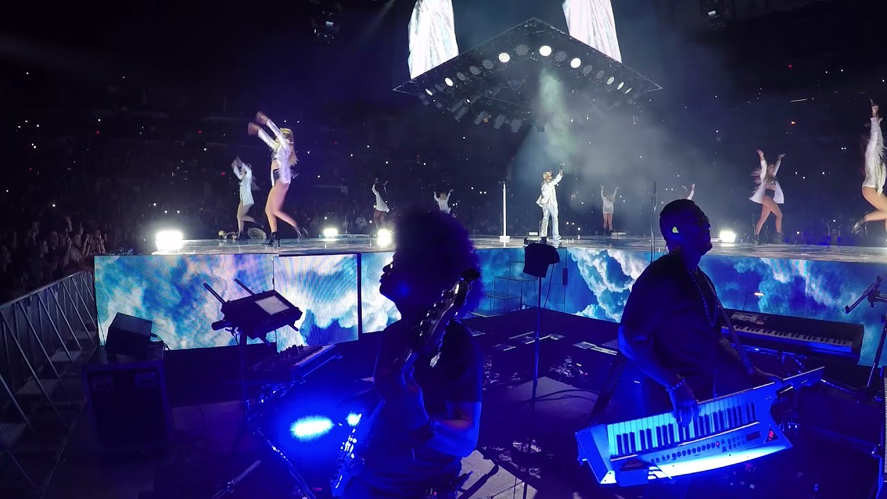 MALUMA - HAWAI Live in AT&T Center San Antonio TX - (CHUCHO CAM)