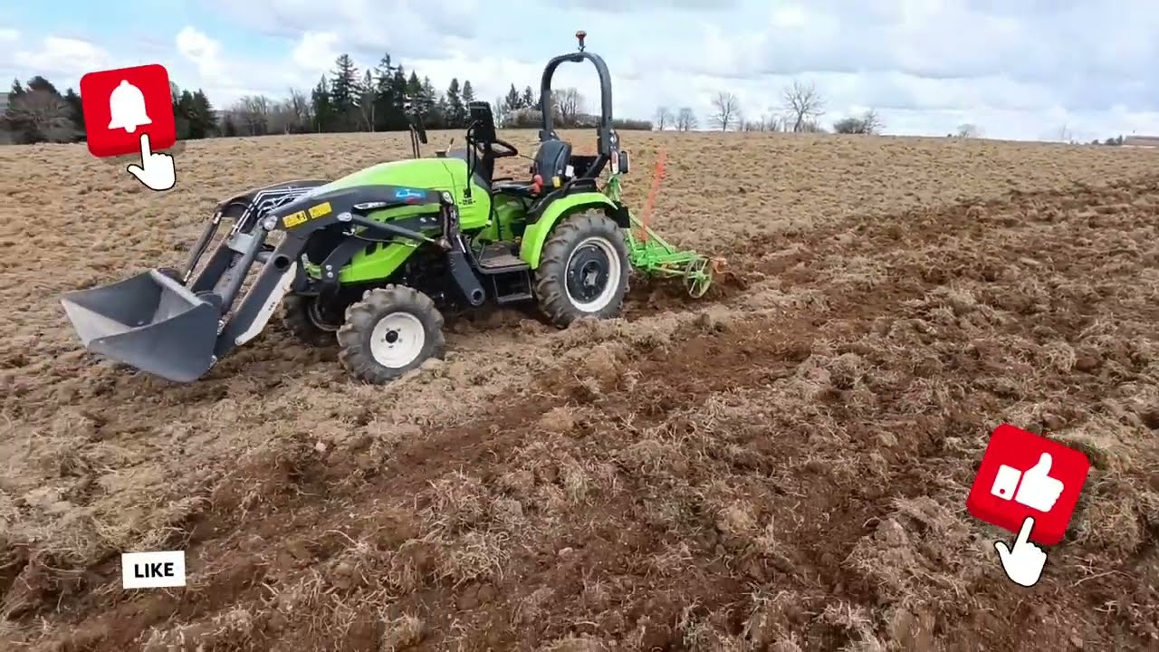 Micro tracteur Preet Avenger 26 au troisième et dernier passage de cultivateur .