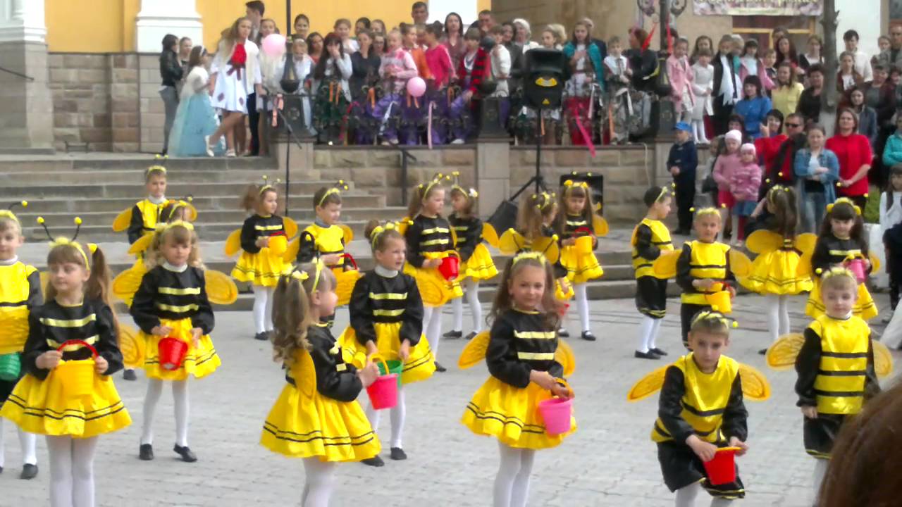 Танець бджілки
