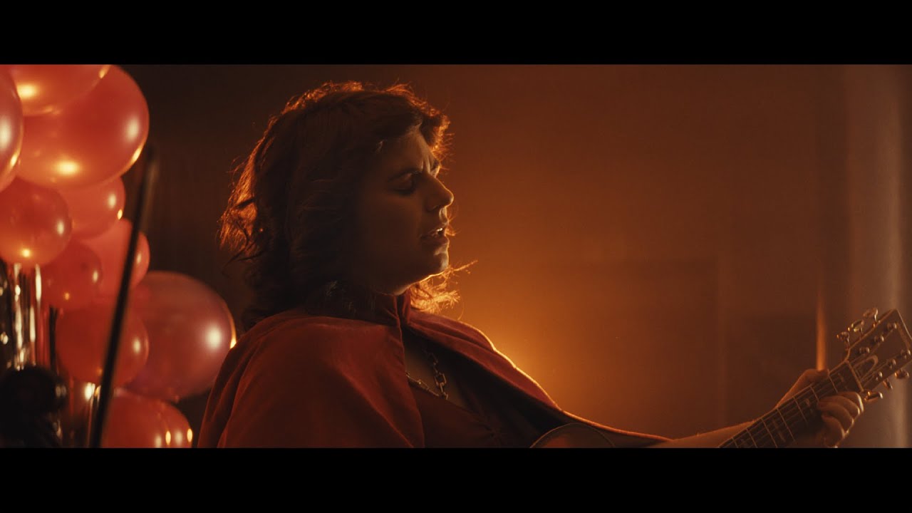 Lisa LeBlanc - Me semble que c'est facile (Official Music Video)