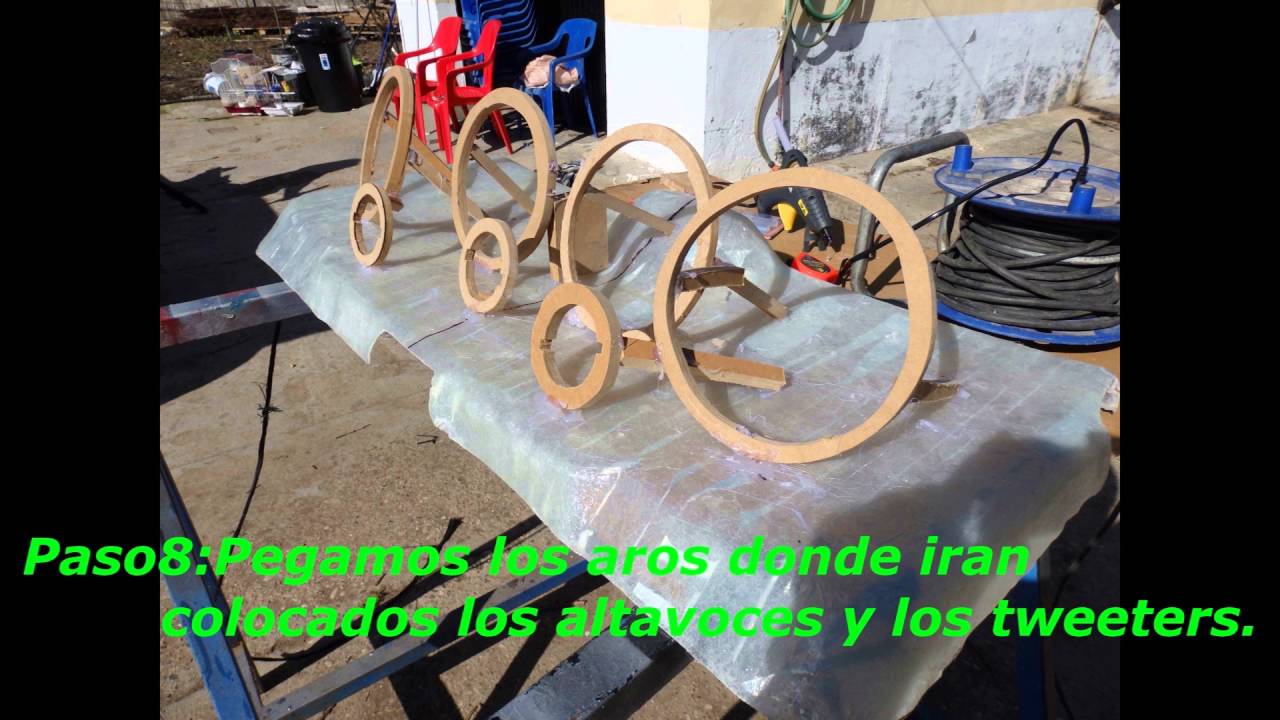 Como hacer una bandeja de fibra de vidrio.(as do speakers tray with fiberglass).