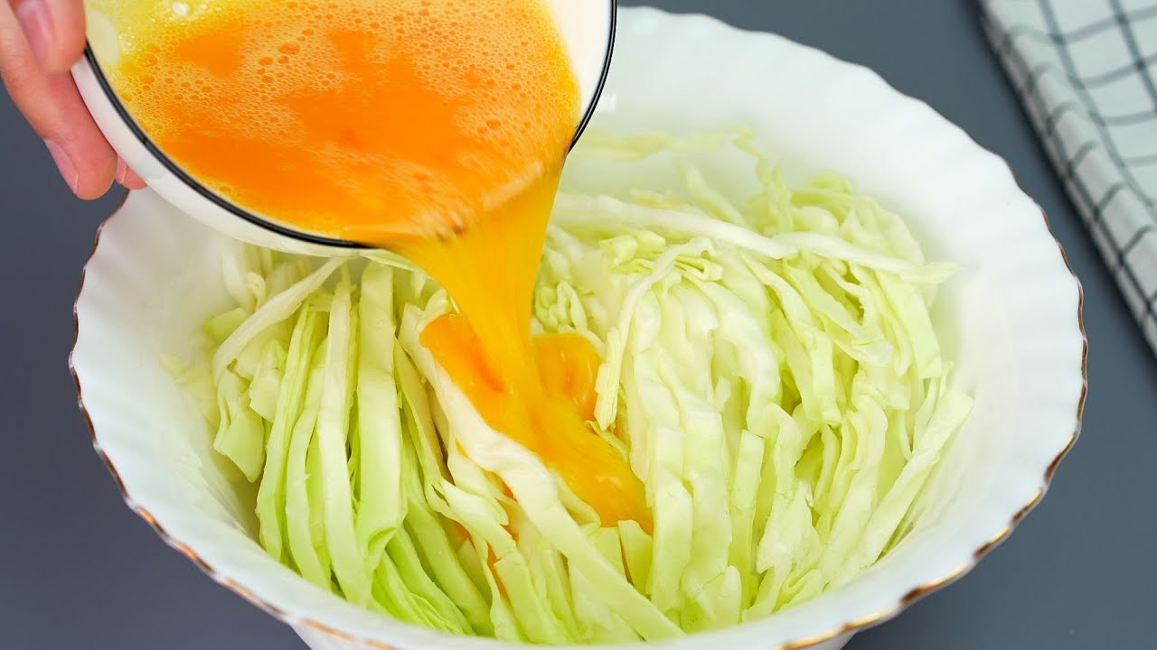 Капуста с яйцами вкуснее пиццы! Простой, быстрый и очень вкусный рецепт!
