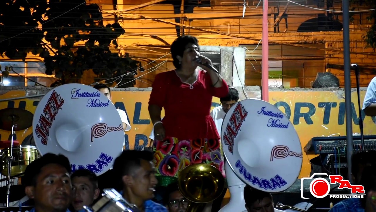 LA SUCCHINITA CANTA EN VIVO CON LA BANDA JAZZ PERÚ HUARAZ