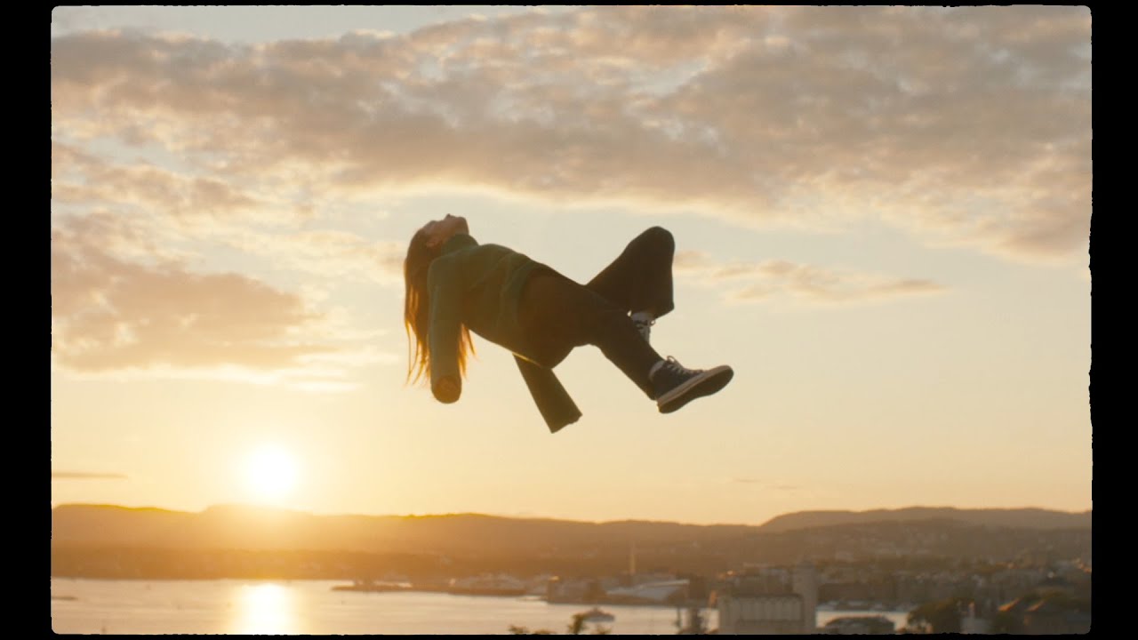 Sigrid - High Note (up close) (Visualiser)