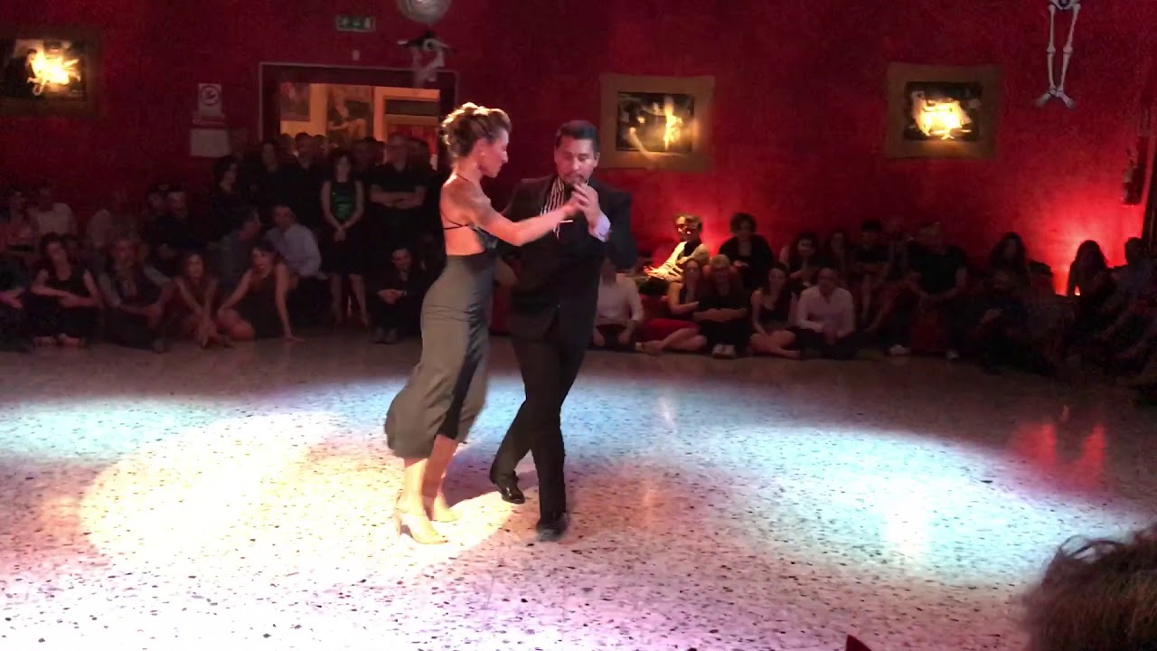 Octavio Fernandez e Soledad Larretapia - Bien Portena (milonga)