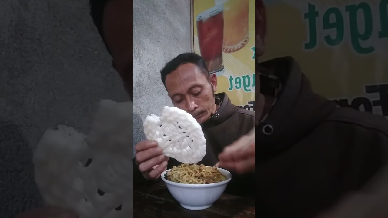 live petualang kemping di warung mie ayam
