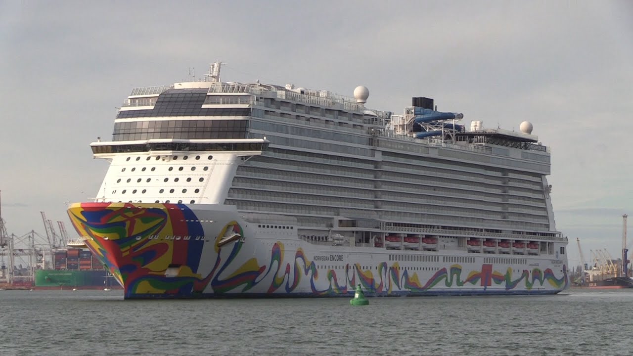 NORWEGIAN ENCORE DEPARTS FOR BREST AFTER BRIEF VISIT 17/11/24