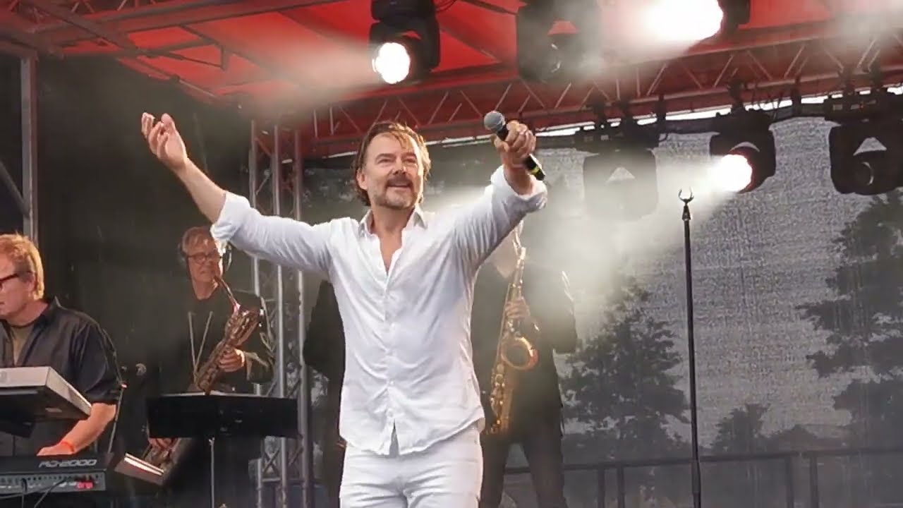 regndans - BHO - Beverly Hills orchestra - veteranmarch musikfestival juni 23 - Helsingør Nordhavn
