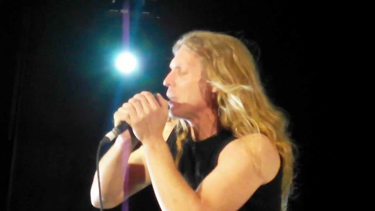 3.Apocalyptica ft Tipe Johnson-End of me.AVI