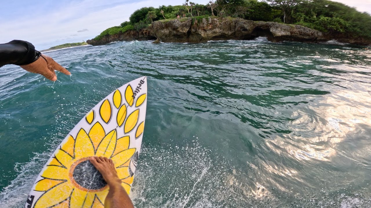 Surfing Delight at Nusa Dua: Unleashing Waves of Fun with Friends!