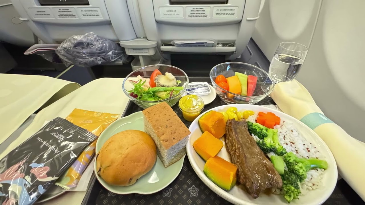 2026年3月16日，中華航空CI-791(空中巴士A330-300)，台北桃園國際機場飛往越南河內內排國際機場，商務艙座位3K