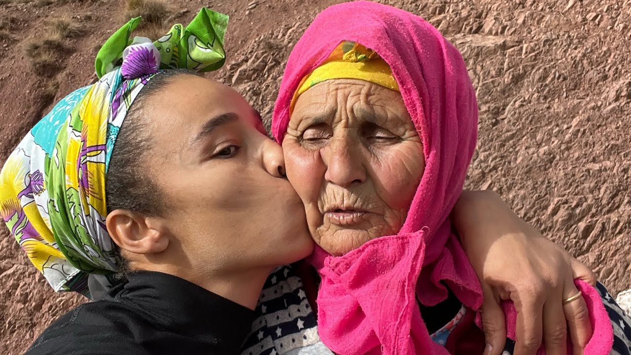 أحسن عاش الملك مع هاذ الناس@mimitaktakcompteofficiel