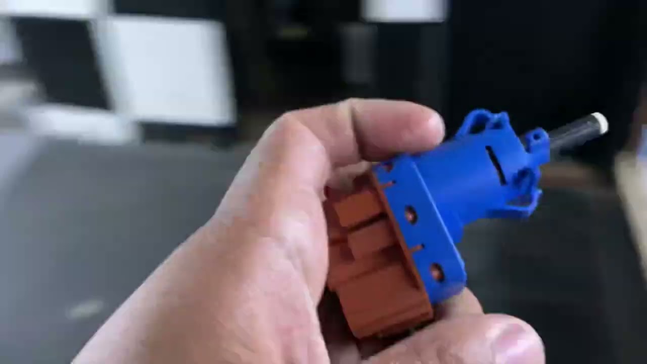 Fiat 500 hill start/hill holder não disponível no painel? E luz do ESC acesa? Como resolver?